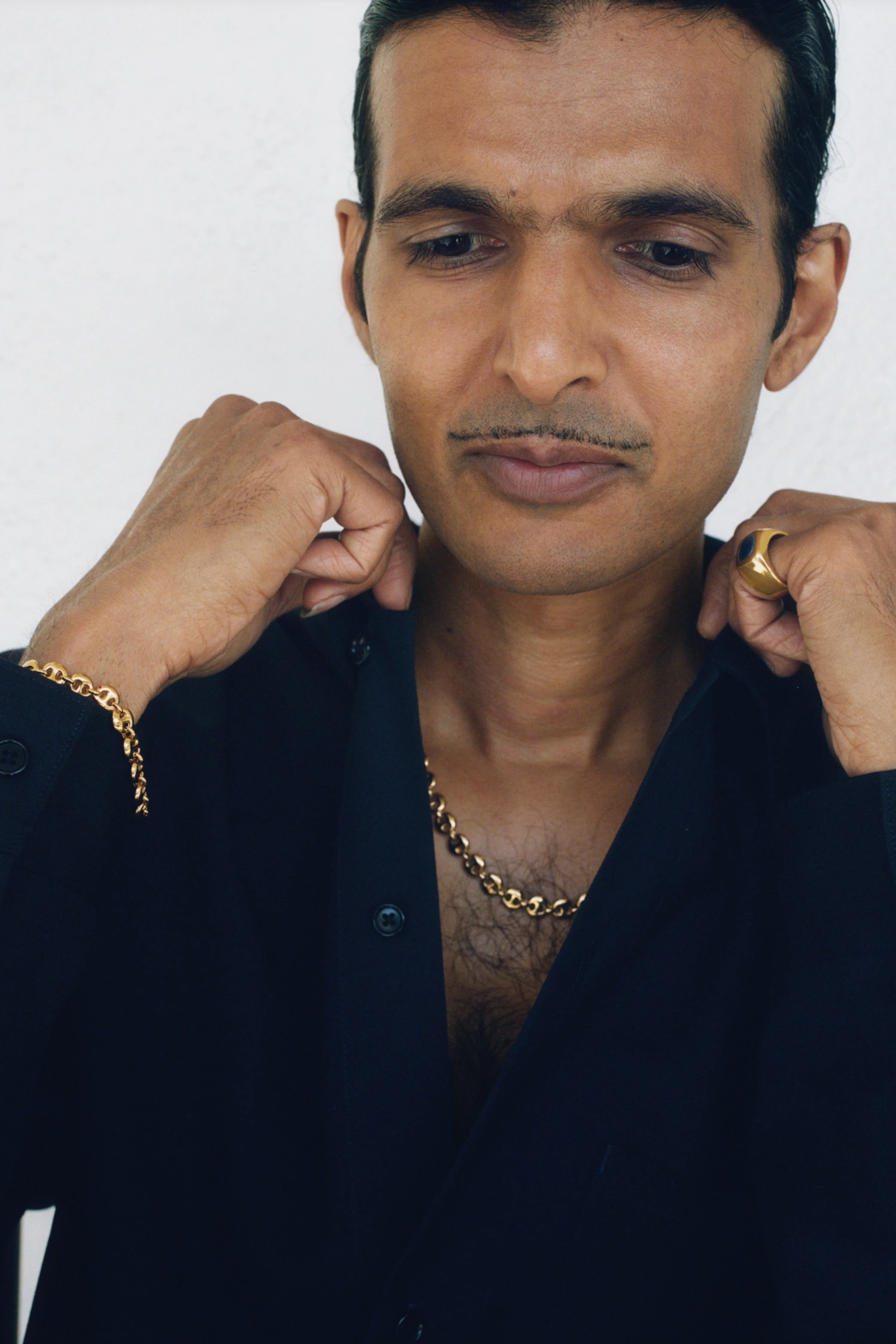 18K GOLD CIRCLE LINK NECKLACE - Image 3