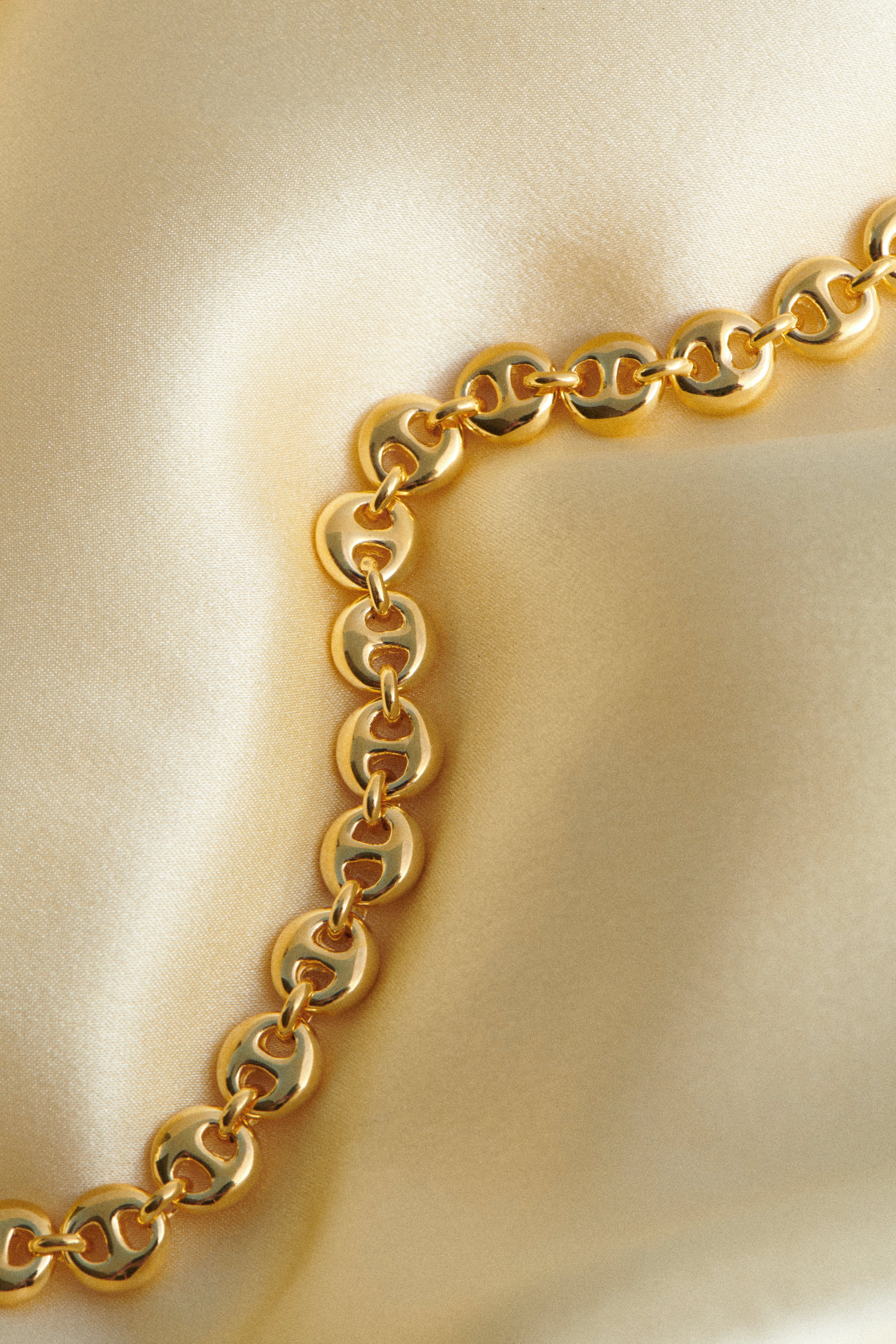 18K GOLD CIRCLE LINK NECKLACE - Image 4