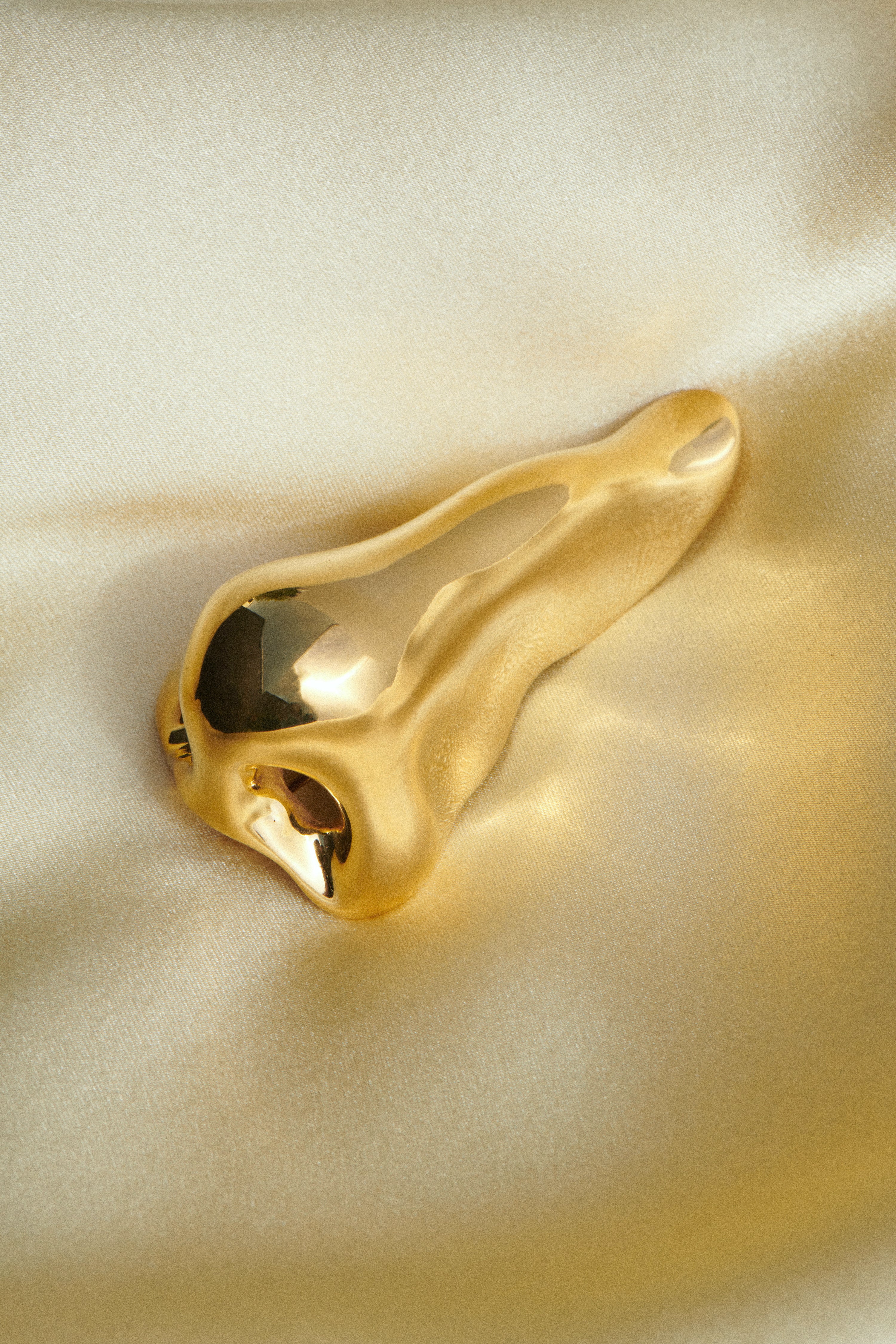 18K GOLD NOSE BROOCH - Image 4