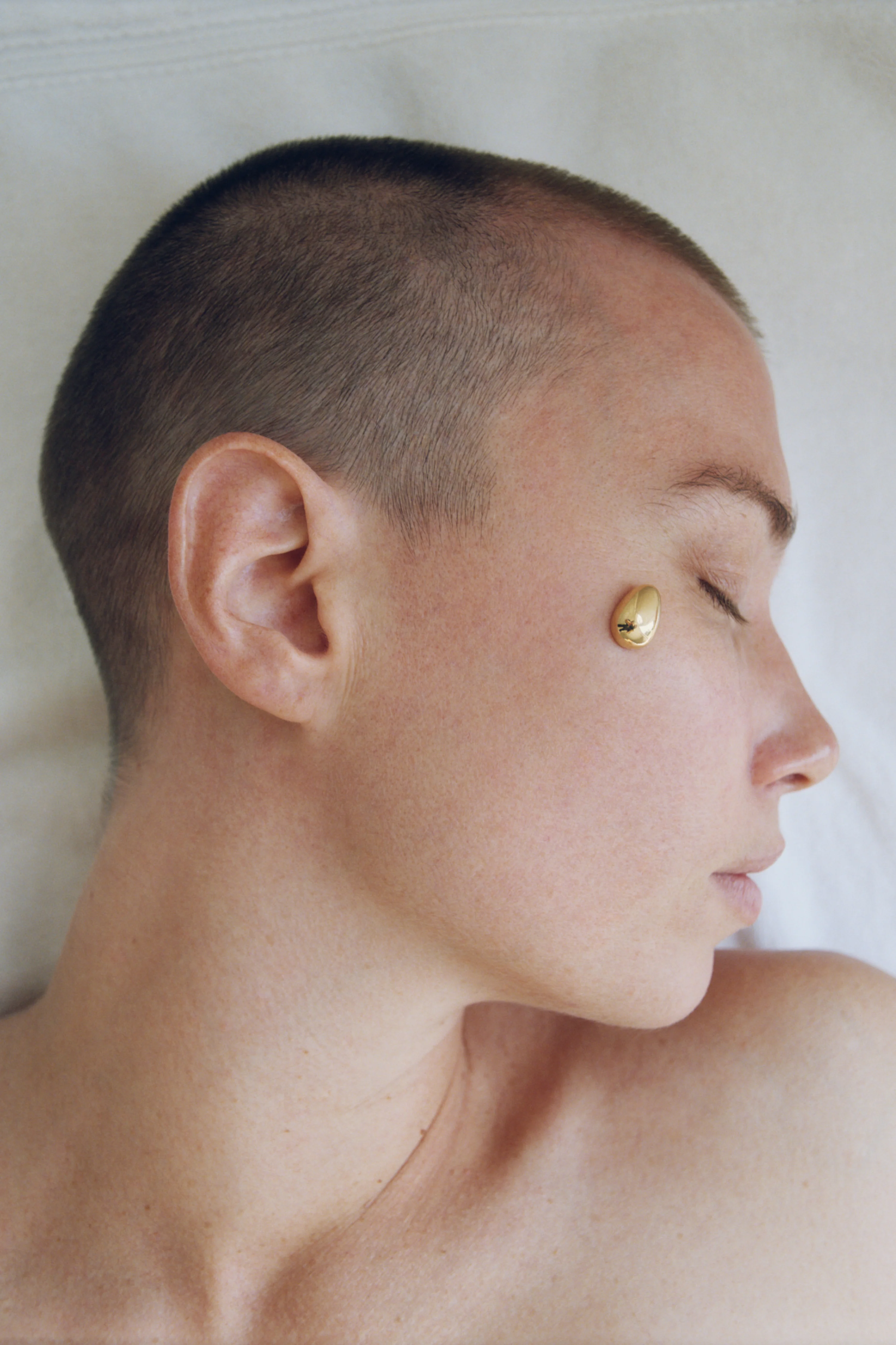 18K TINY EGG PENDANT - Image 2