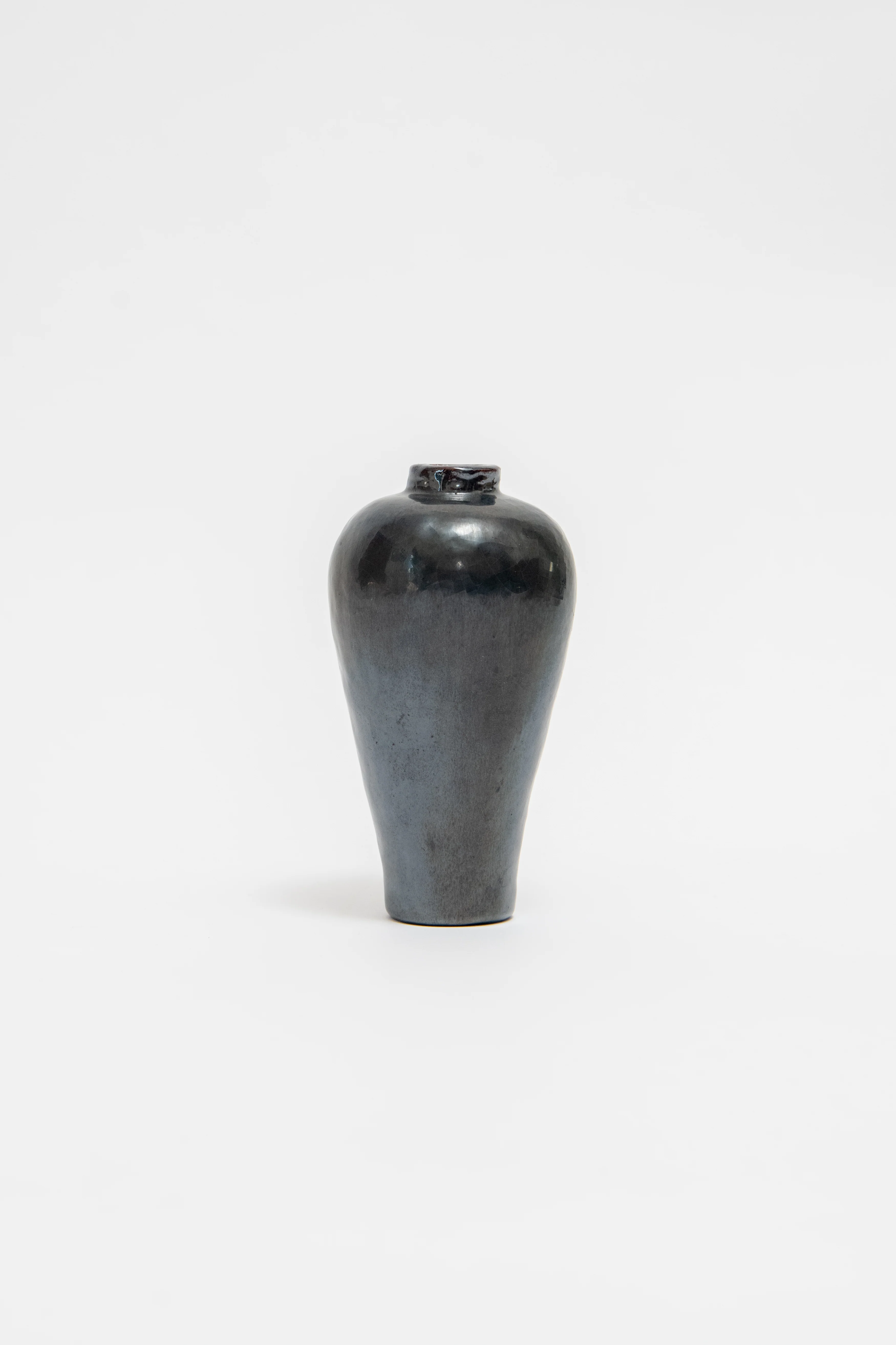 ANONYMOUS, BLACK STUDIO POTTERY VASE, C. 1960 - Image 2