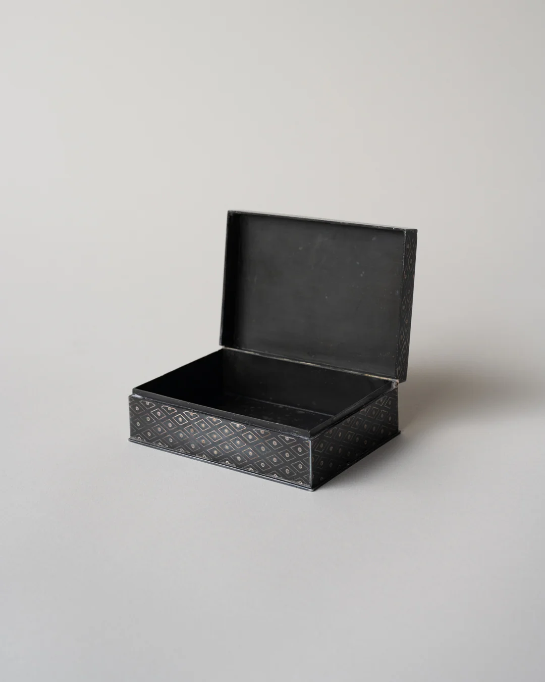 ANONYMOUS METAL BOX C. 1950 - Image 2