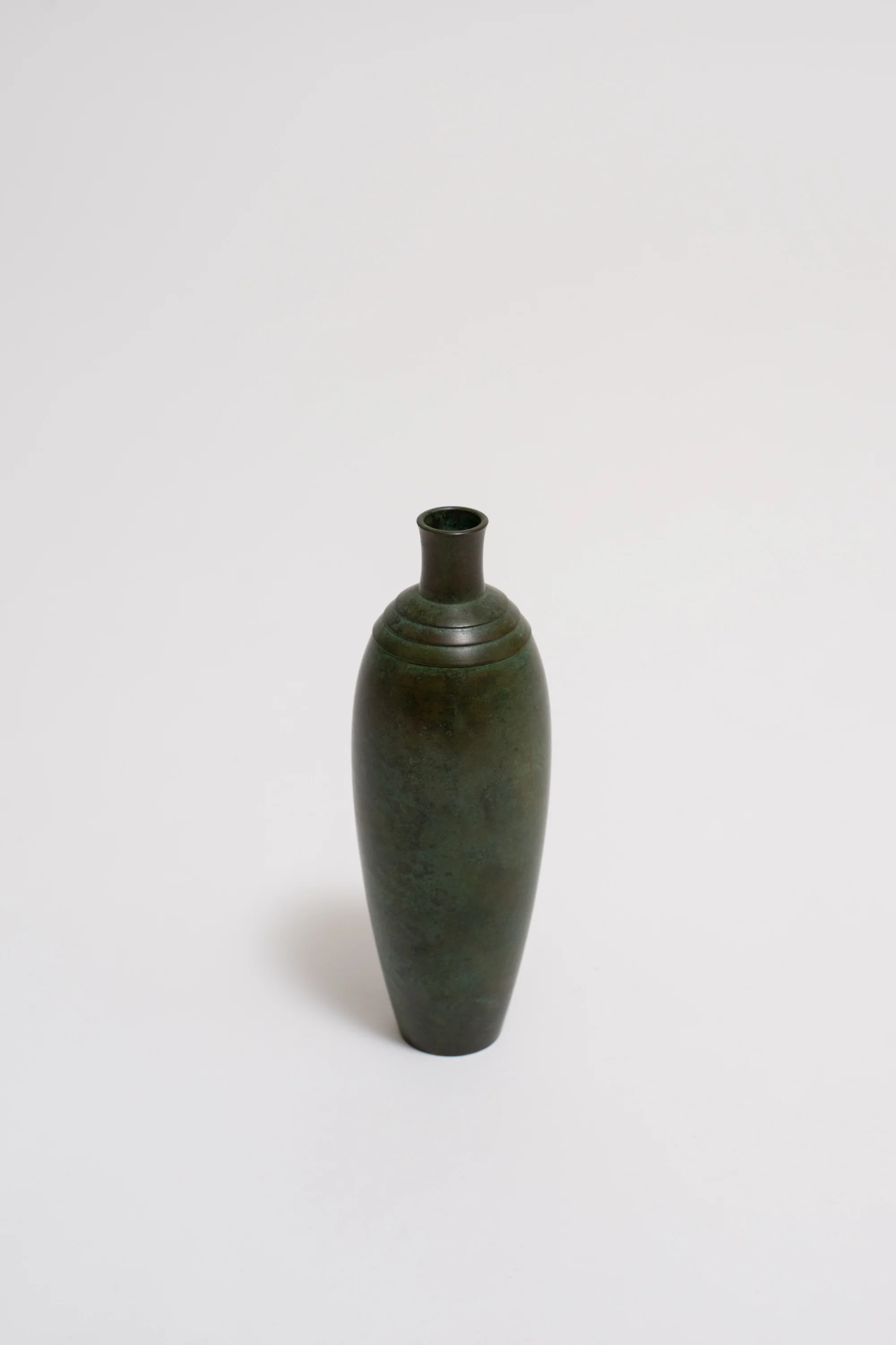 ART DECO VASE, C. 1940 - Image 2