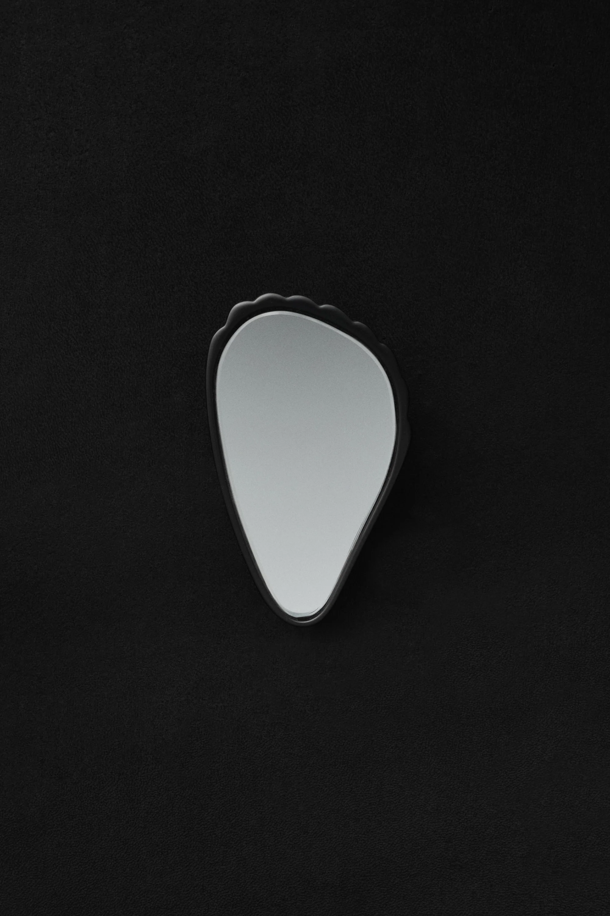 COQUILLE HAND MIRROR IN ONYX - Image 4