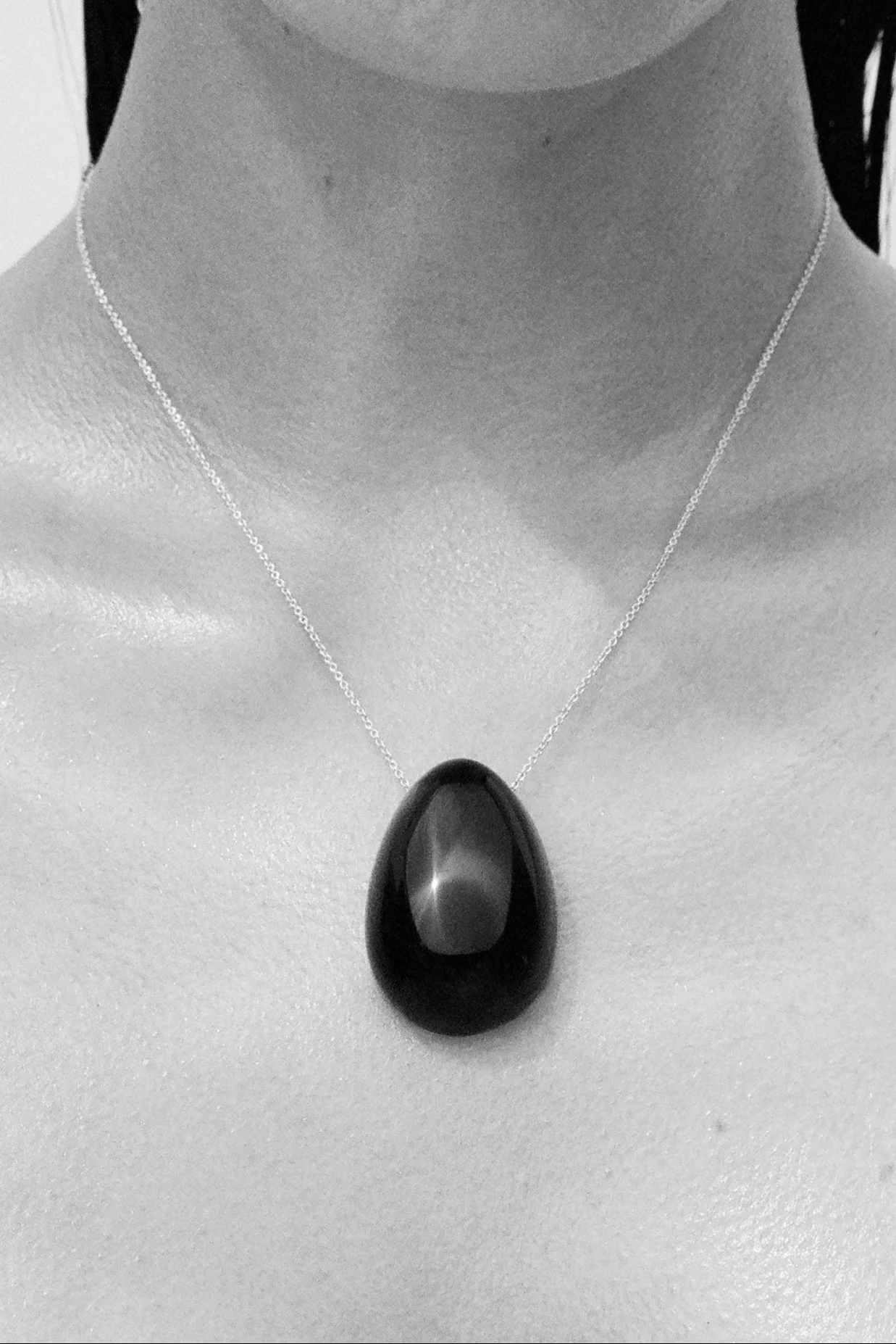 Egg Pendant in Onyx - Image 3