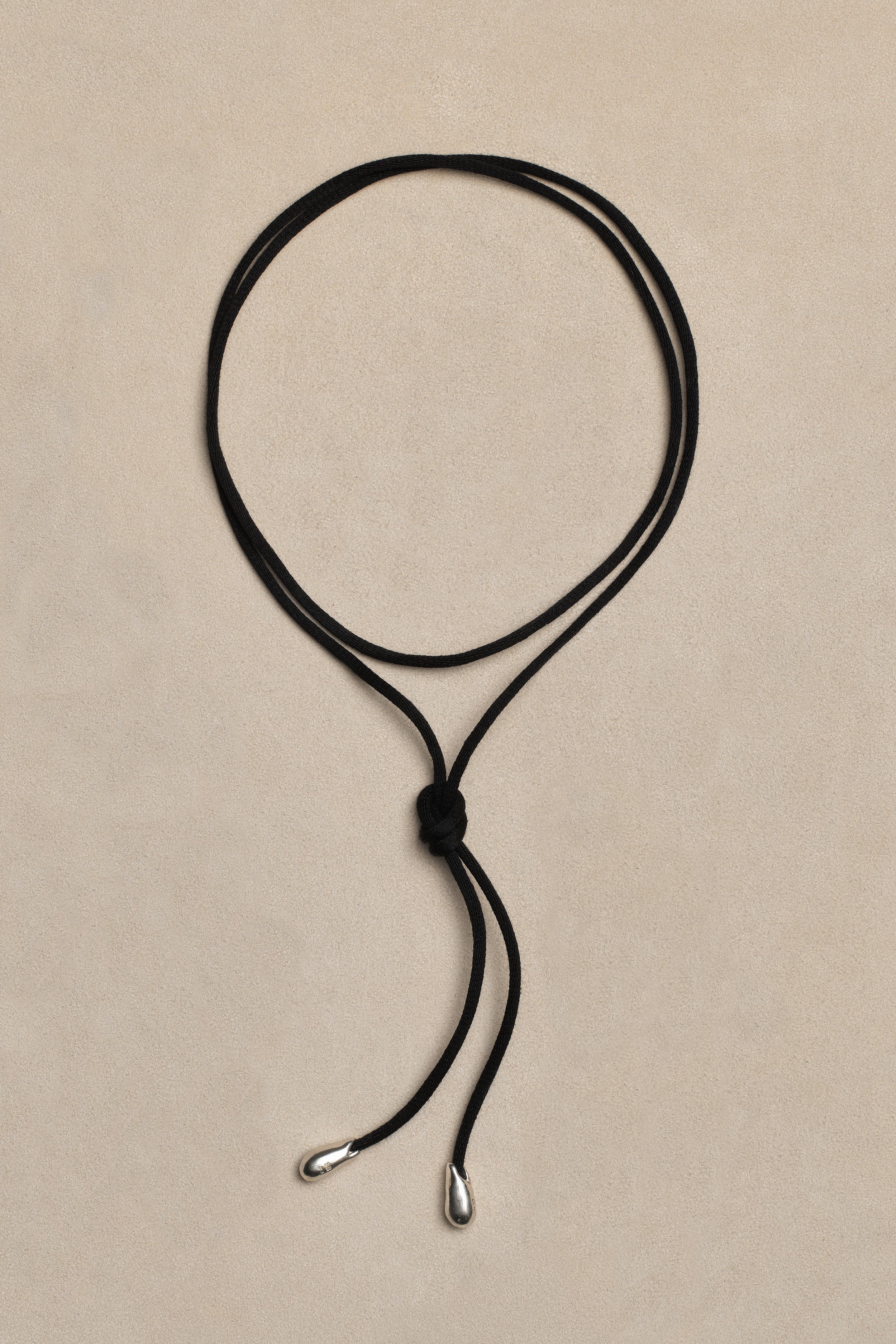 Elegant Shoelace Choker - Image 3