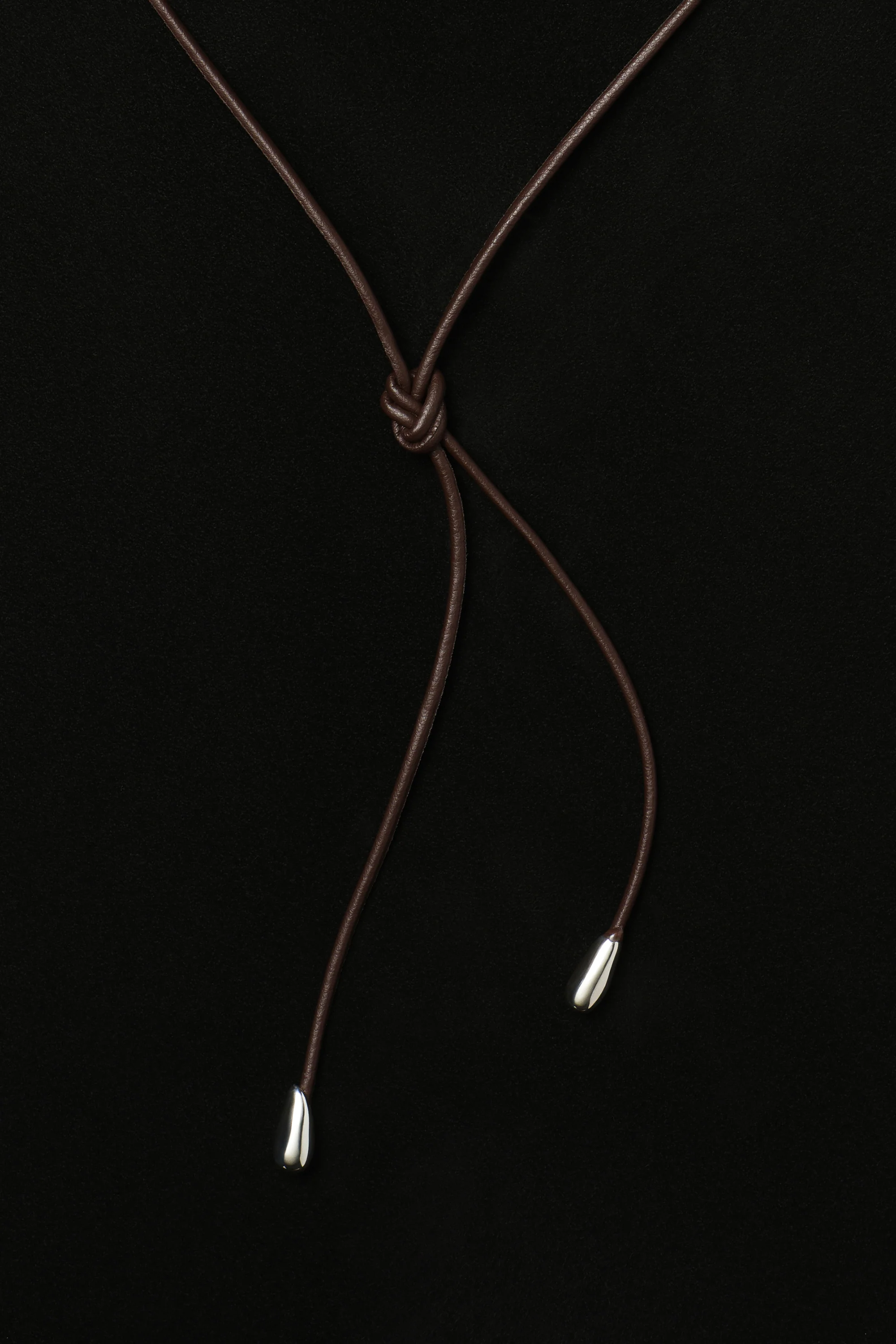 Elegant Shoelace Choker in Vegan Leather - Image 4