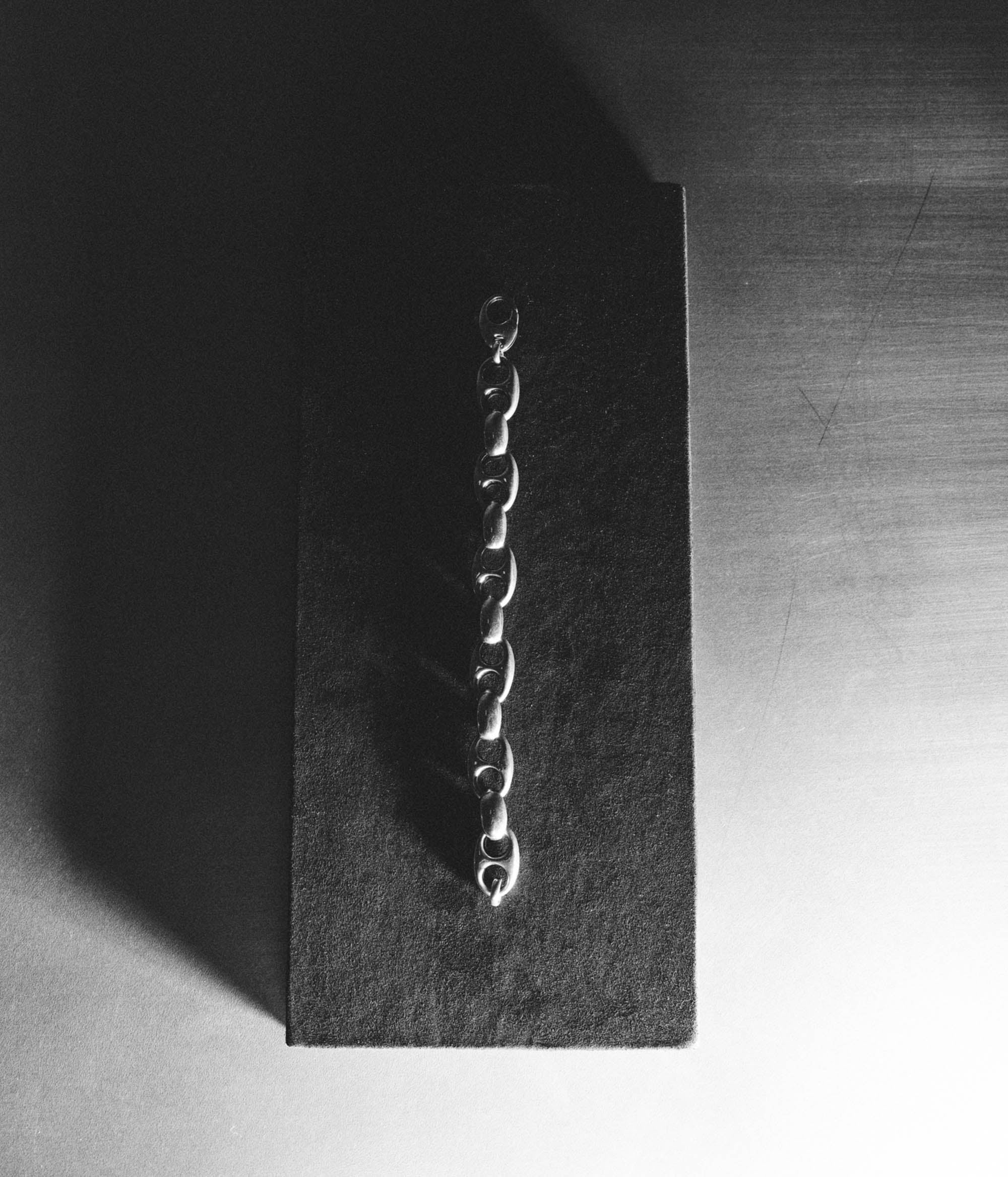LARGE BARBARA CHAIN BRACELET - Image 4