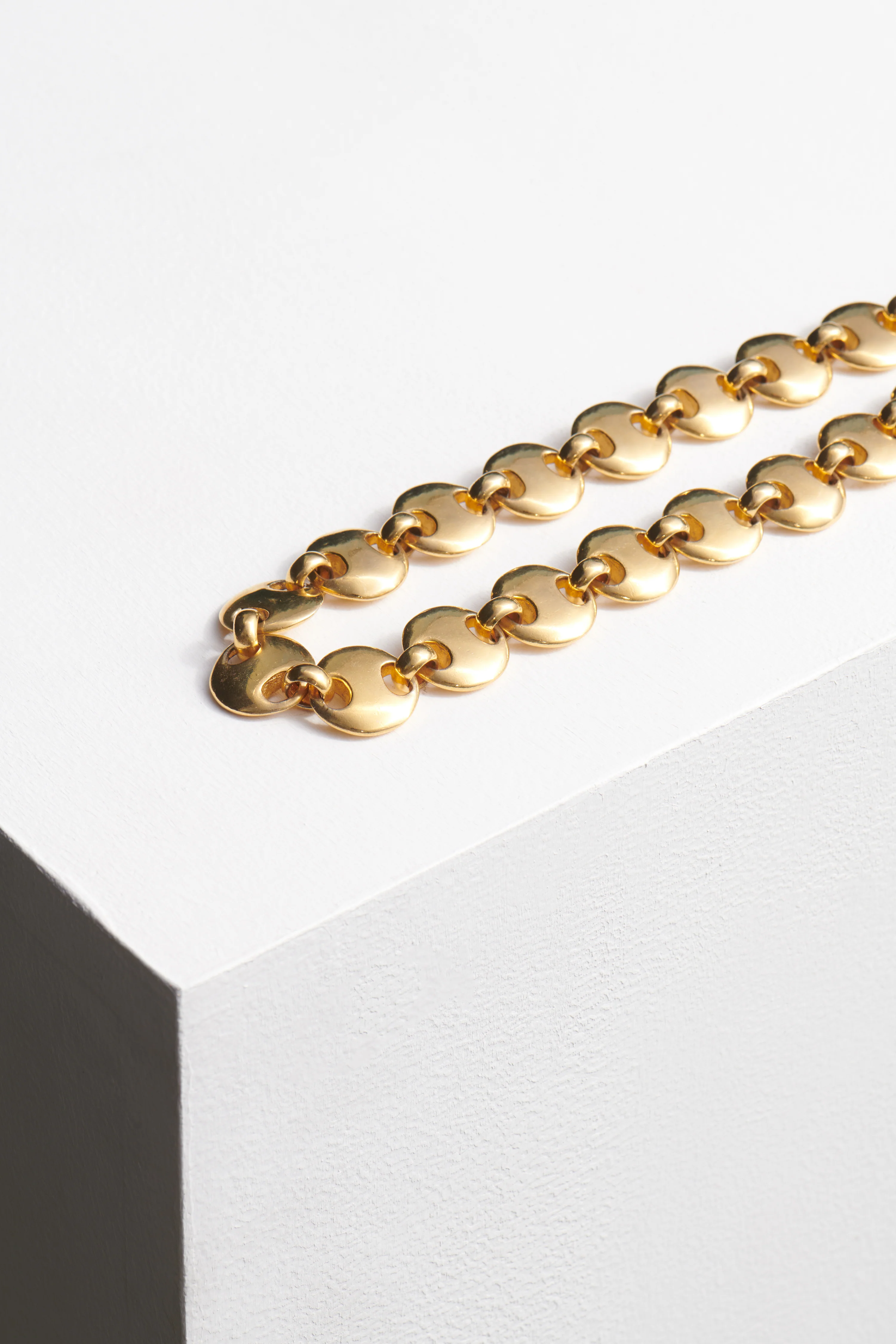 LARGE CIRCLE LINK NECKLACE - Image 3