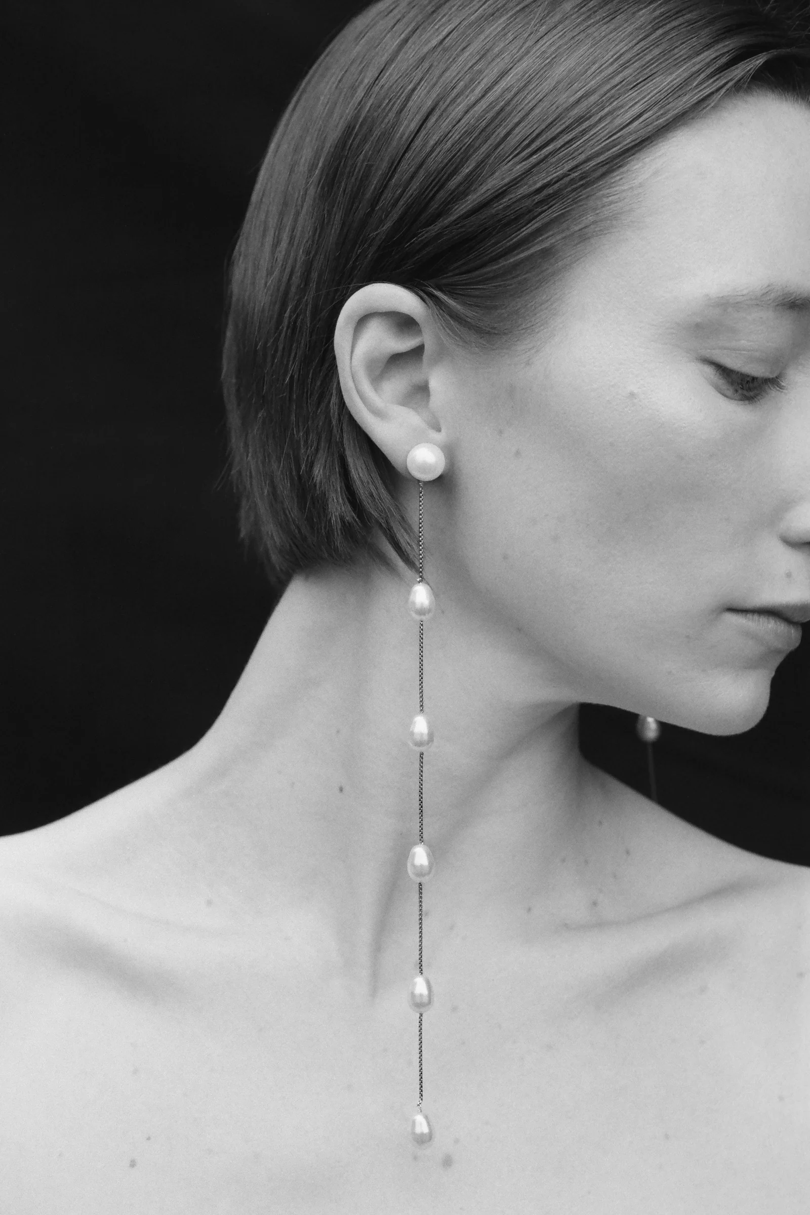 LARGE PEARL DROP EARRINGS - Image 3