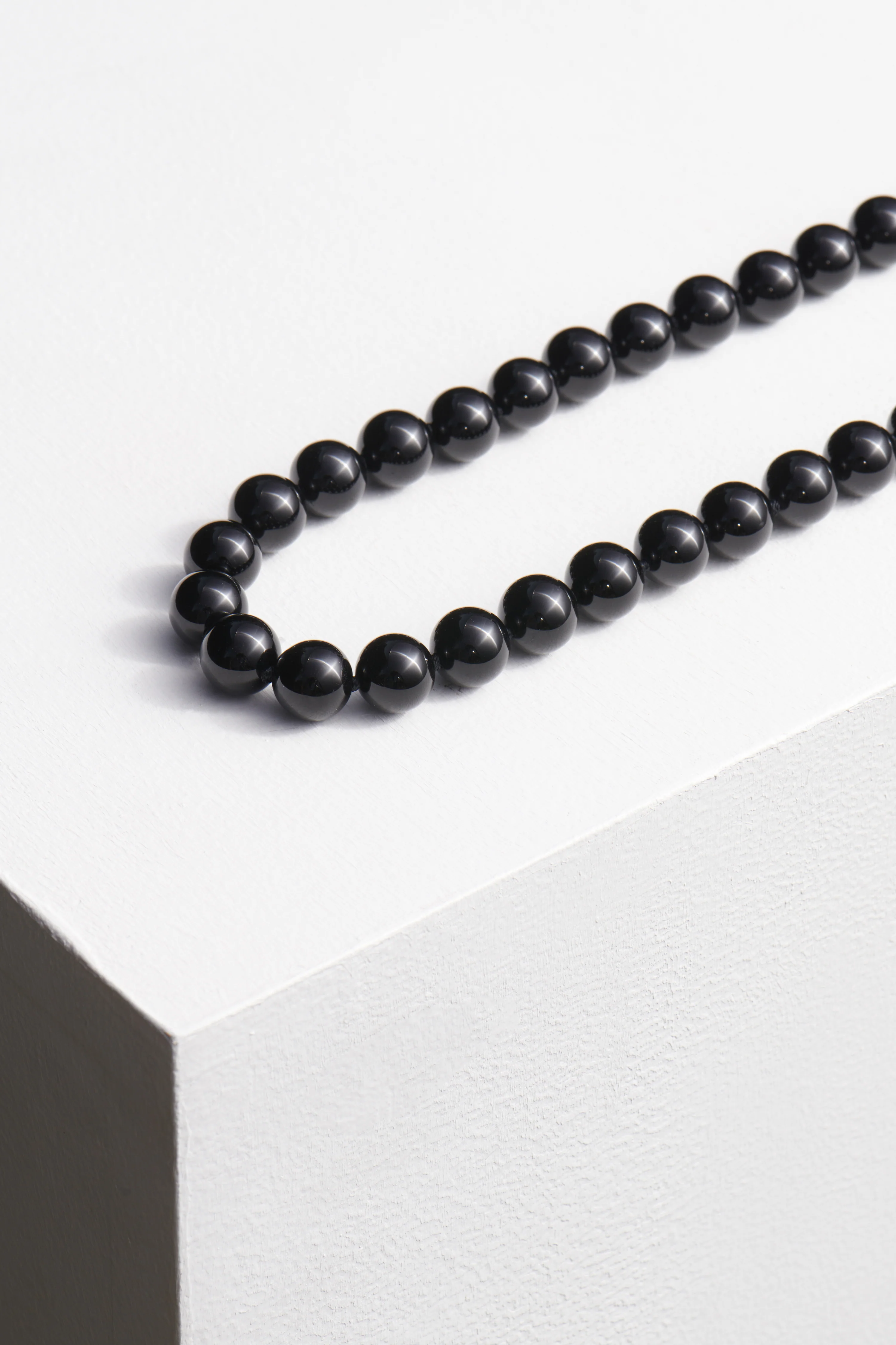LONG EVERYDAY BOULE NECKLACE IN ONYX - Image 3