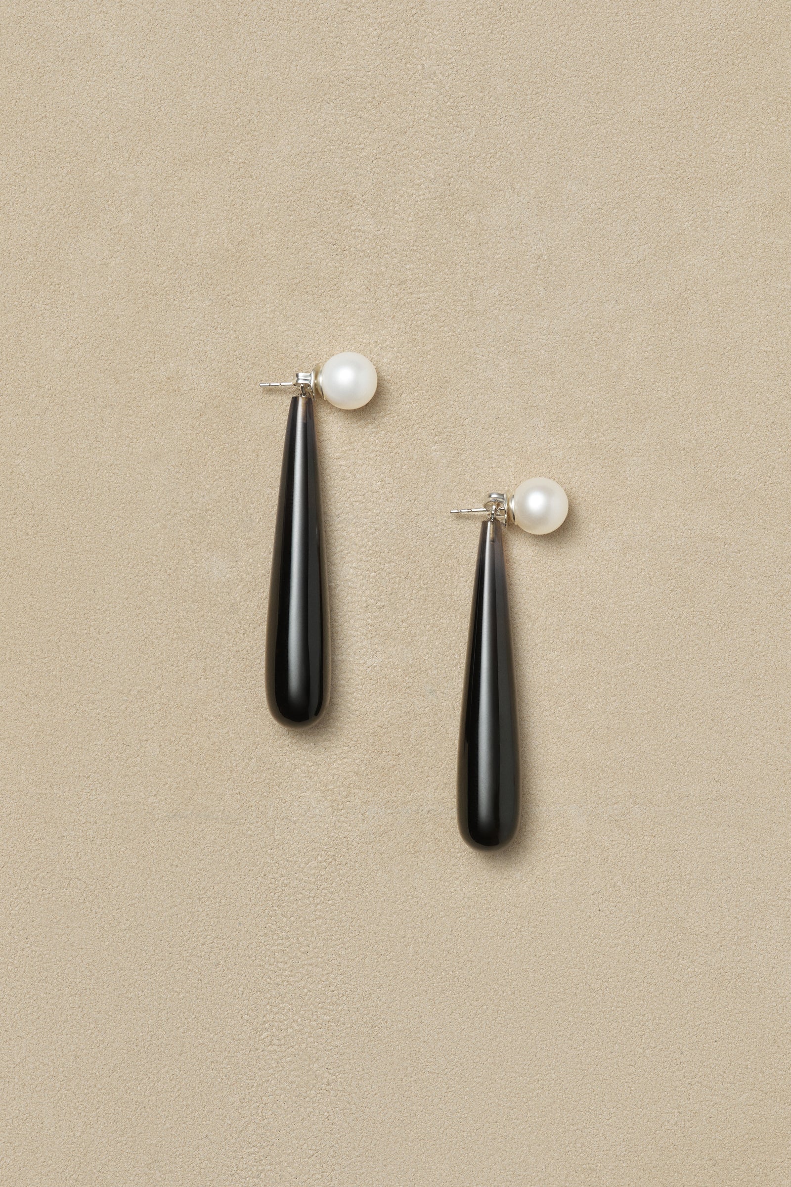 Medium Angelyne Earrings in Onyx - Image 3