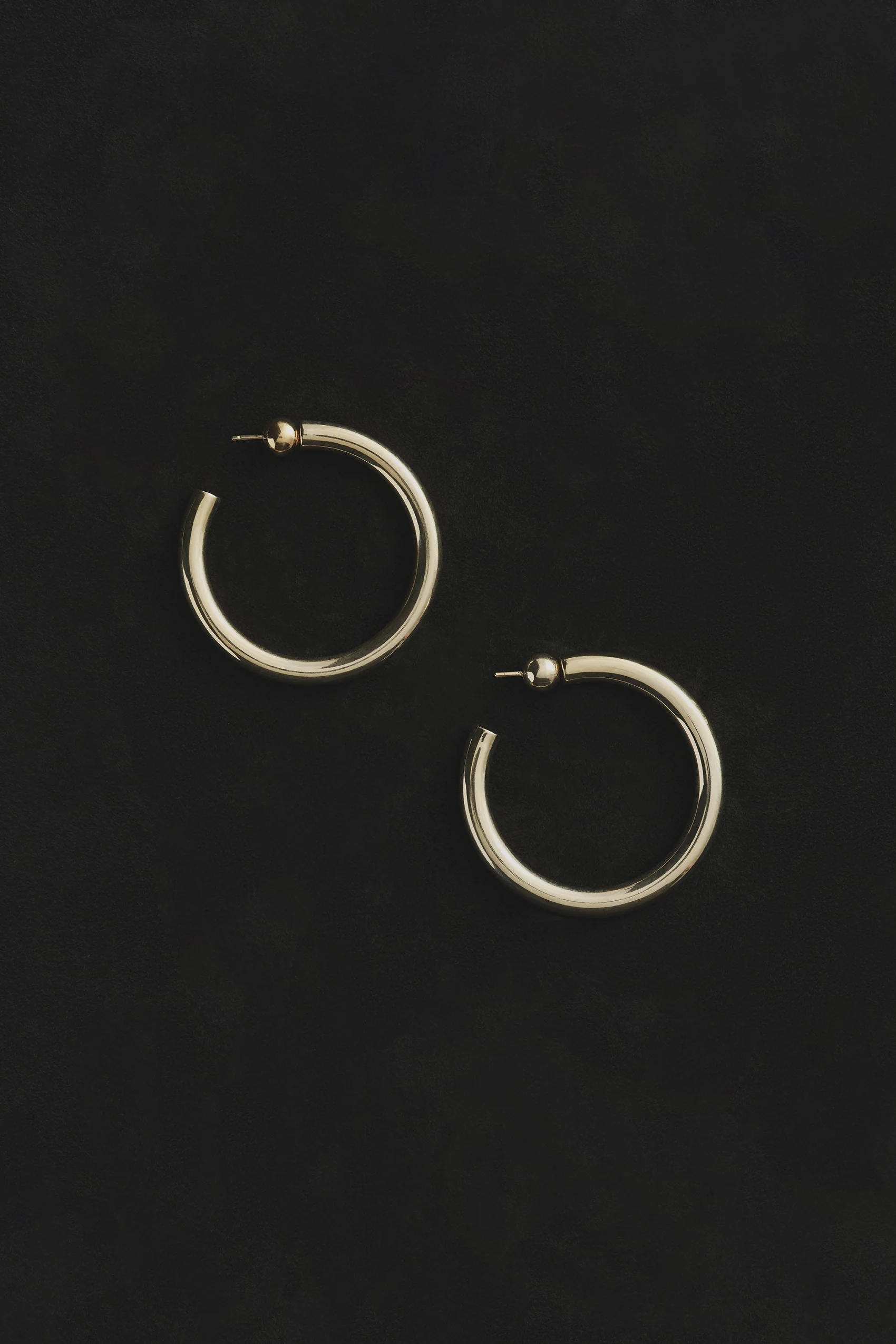 Medium Everyday Hoops - Image 5