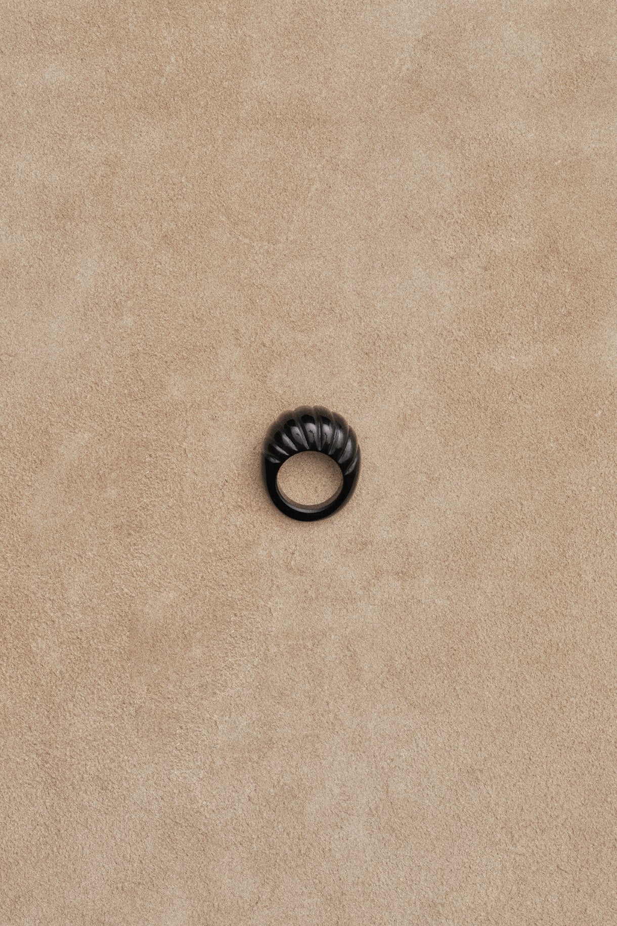 ONYX SHELL RING - Image 3