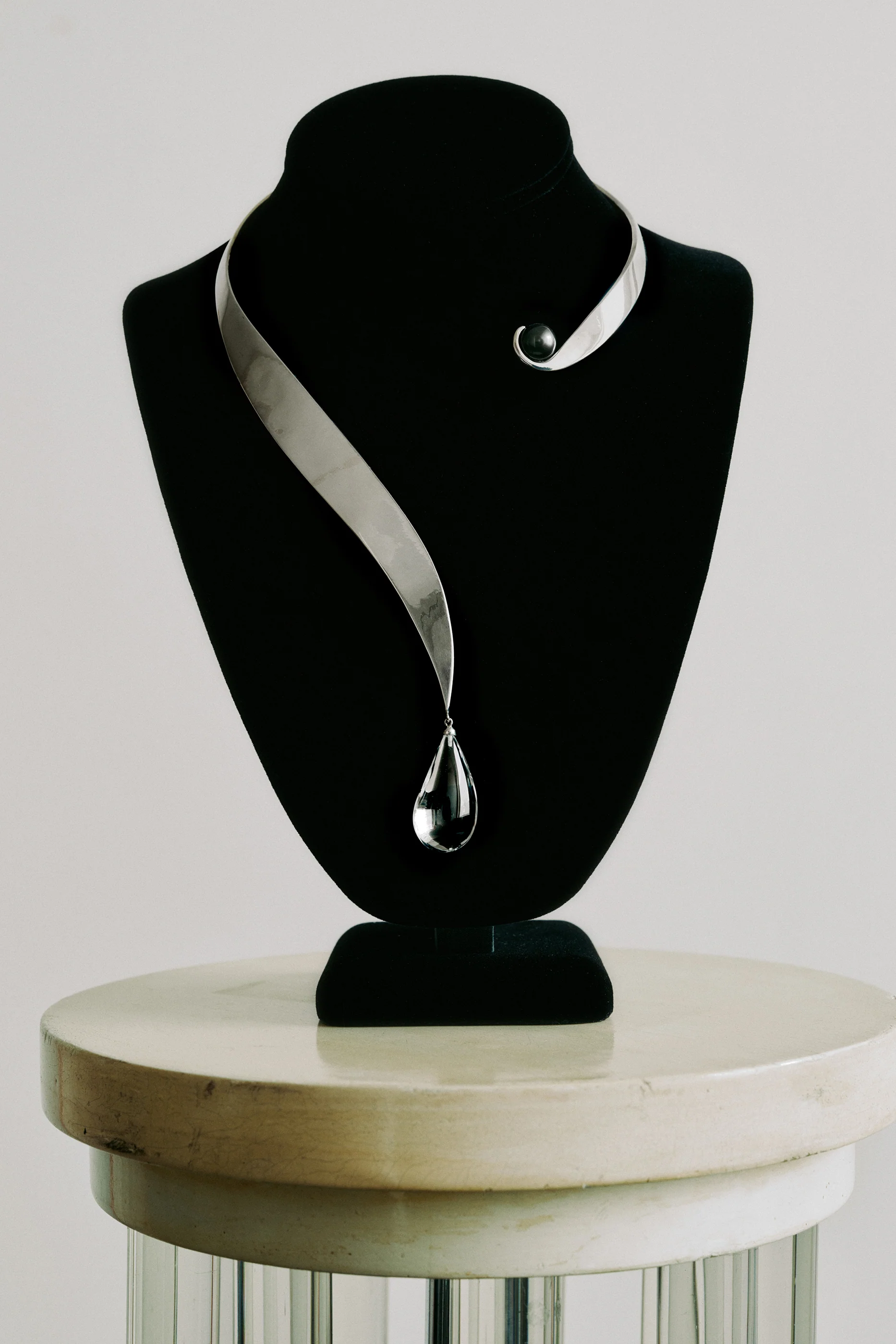 Pearl Moon Drop Collar