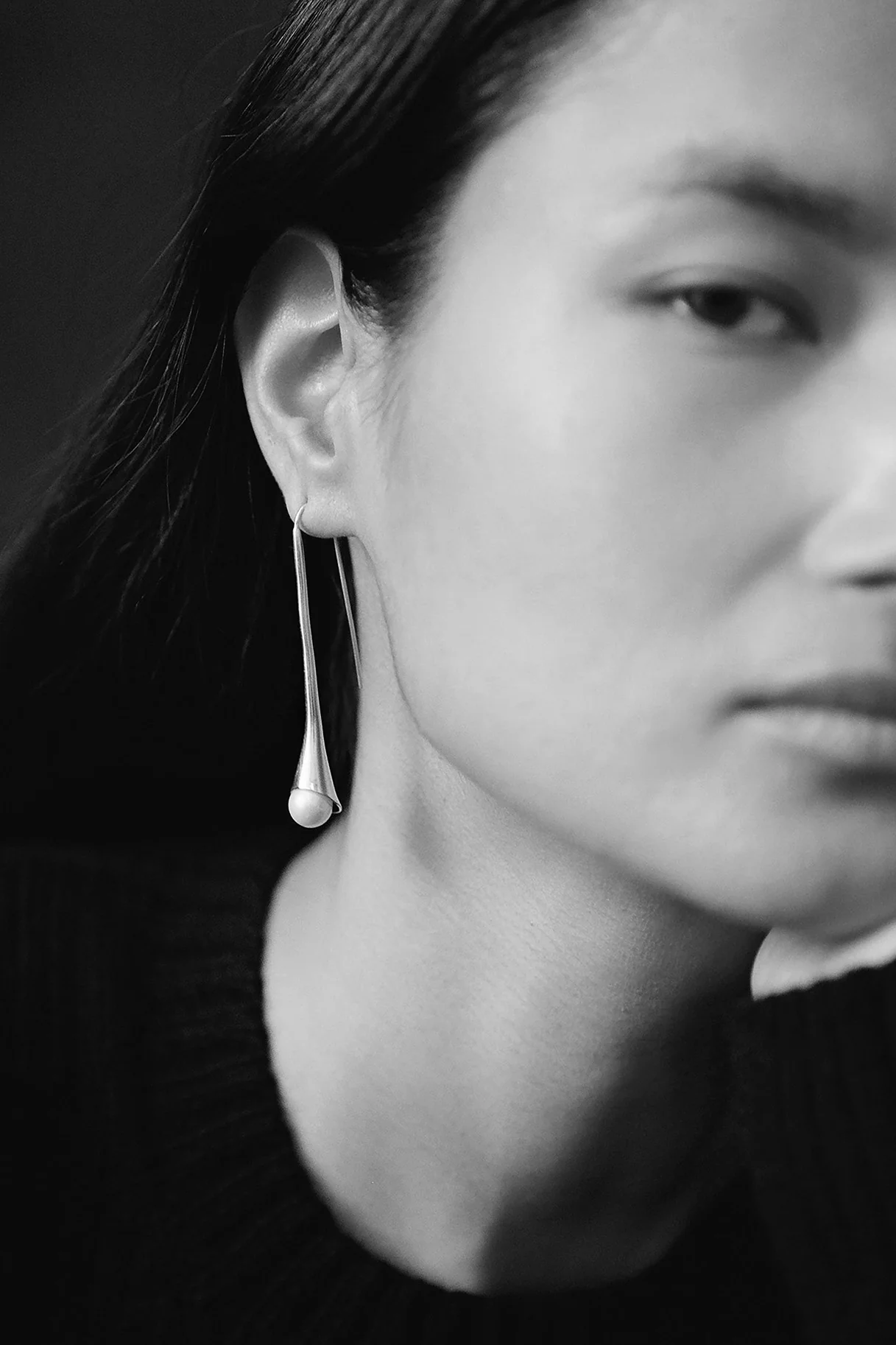 Pearl Vienna Earrings - Image 2