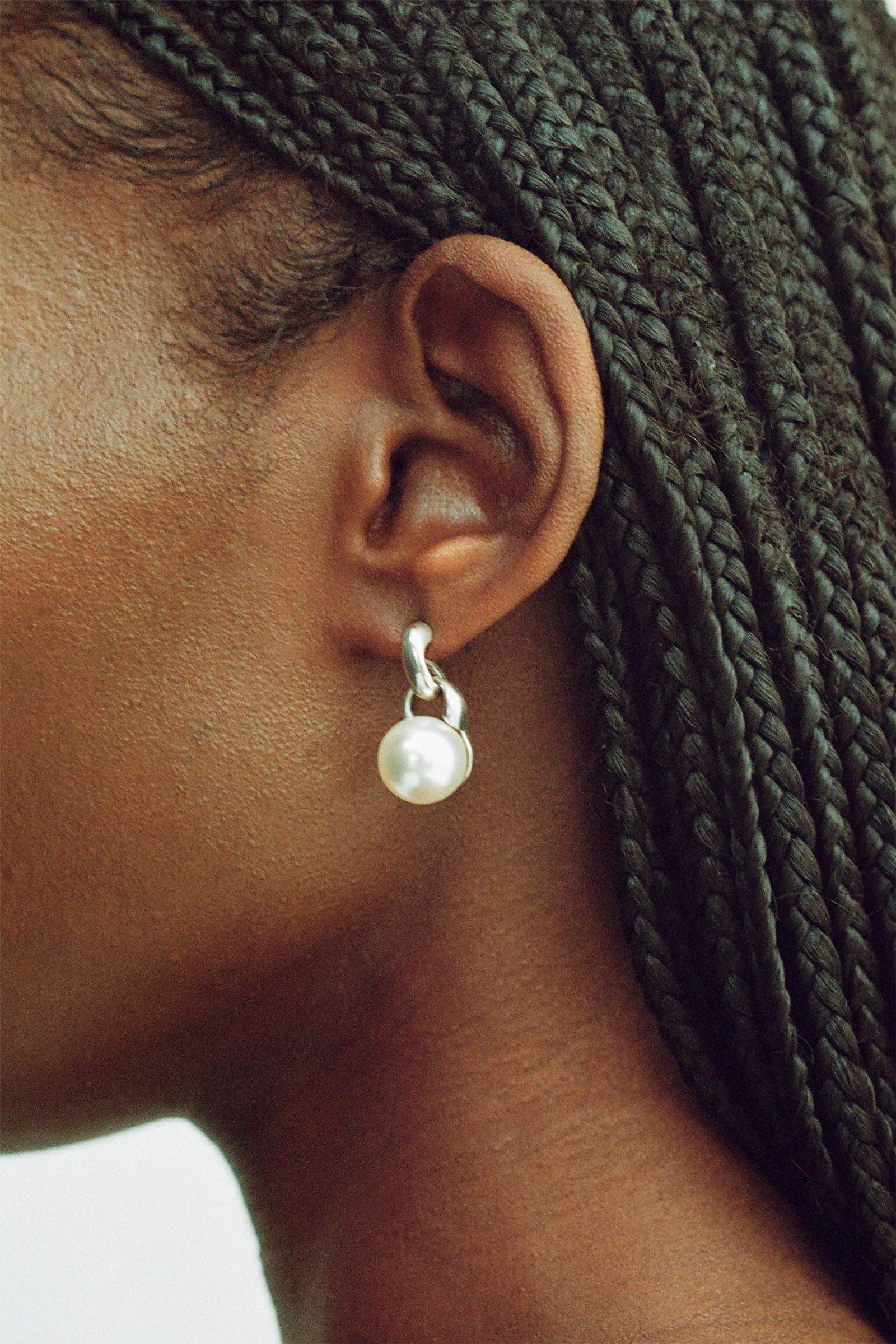 EVERYDAY PEARL EARRINGS - Image 4