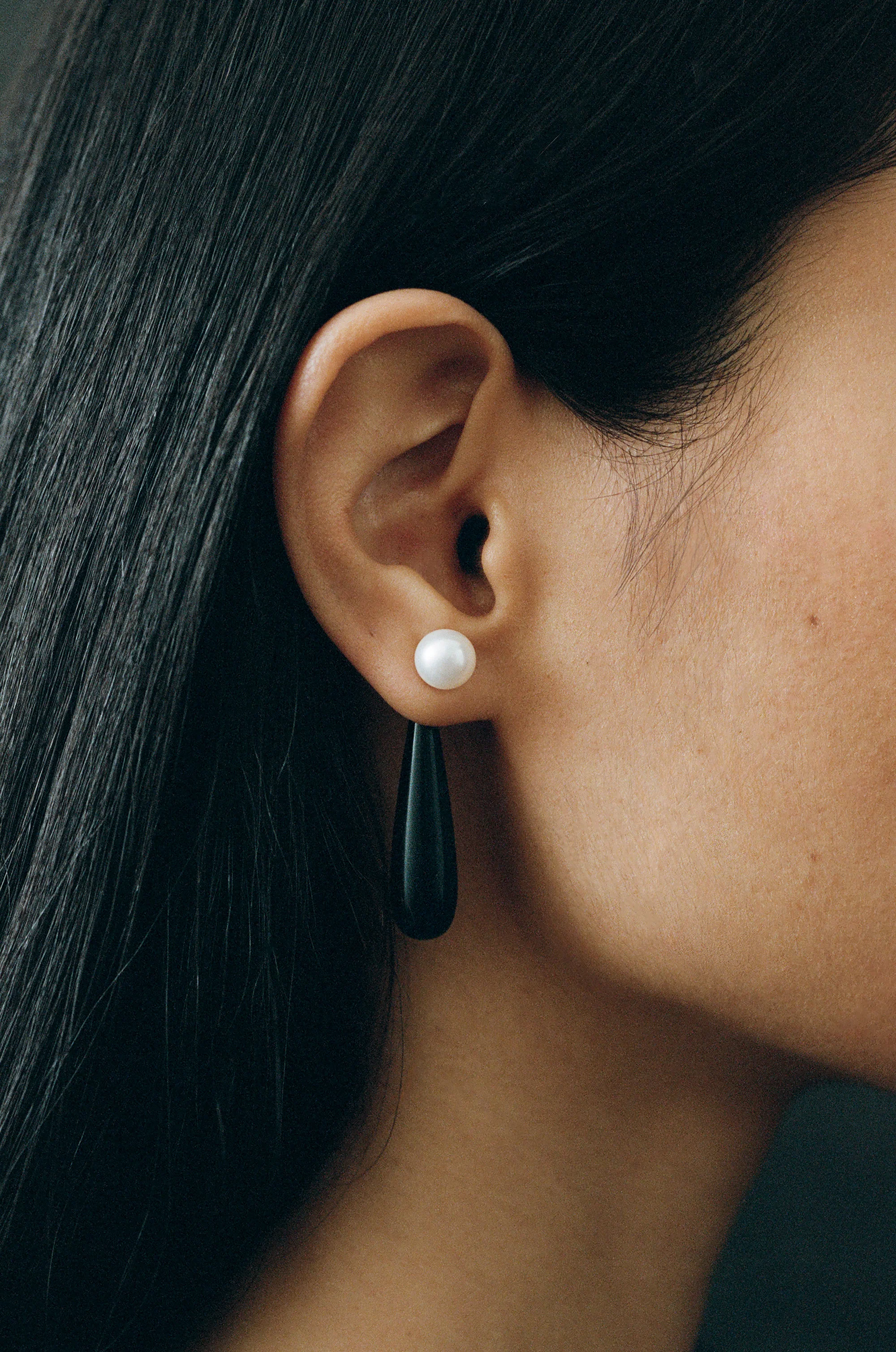 Small Angelyne Earrings in Onyx - Image 3