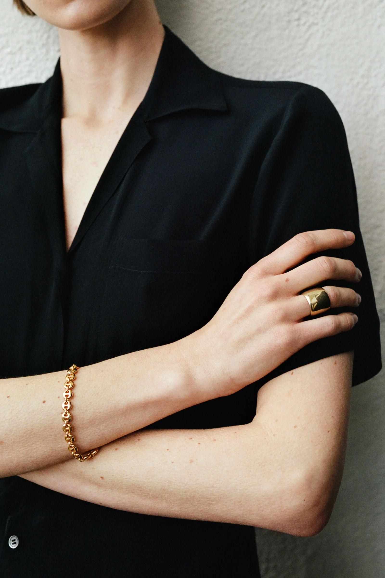 Small Circle Link Bracelet - Image 6