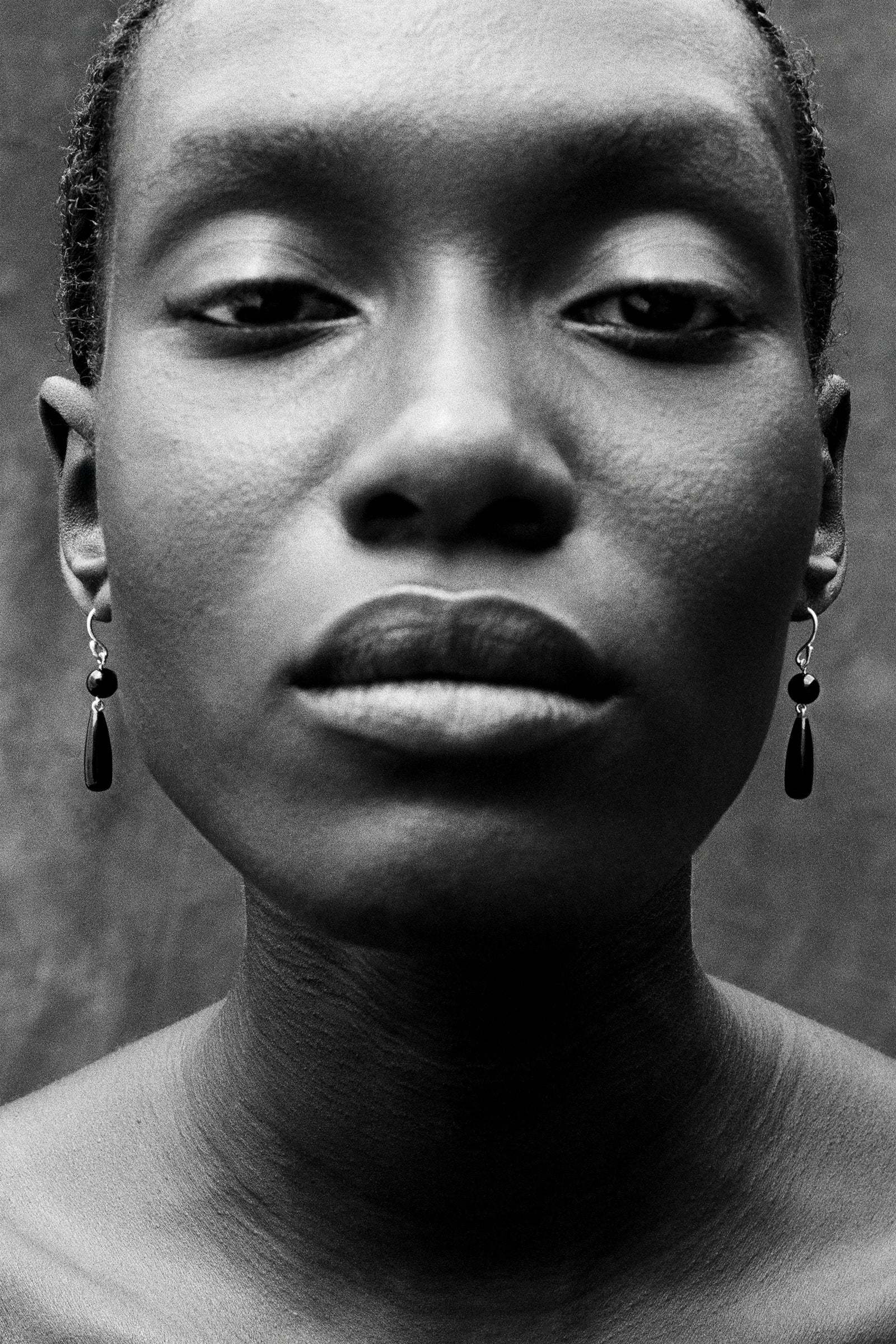 Tiny Isadore Earrings in Onyx - Image 2